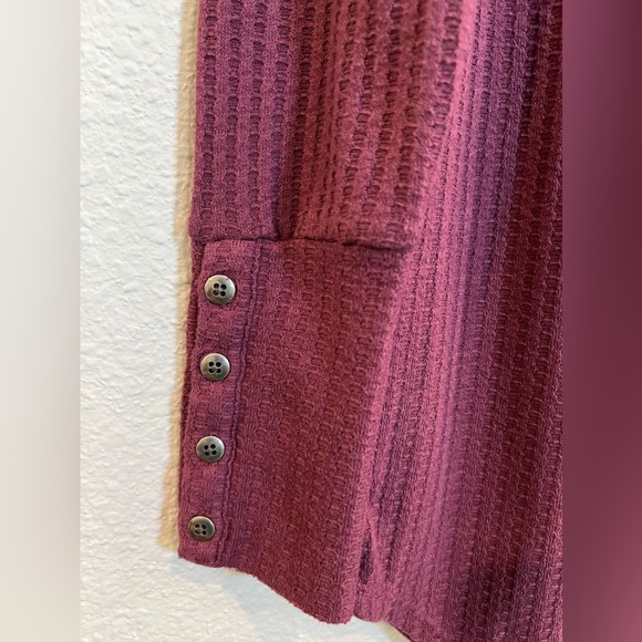 Chasor long sleeve top burgundy size medium - Picture 3 of 4